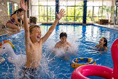 Hfi Pool Kids Action Header Kopie